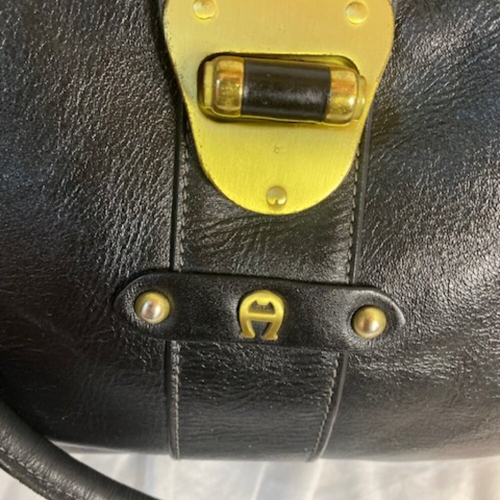 Etienne Aigner Large Black Leather tote/should bag with gold hardware - Picture 8 of 9